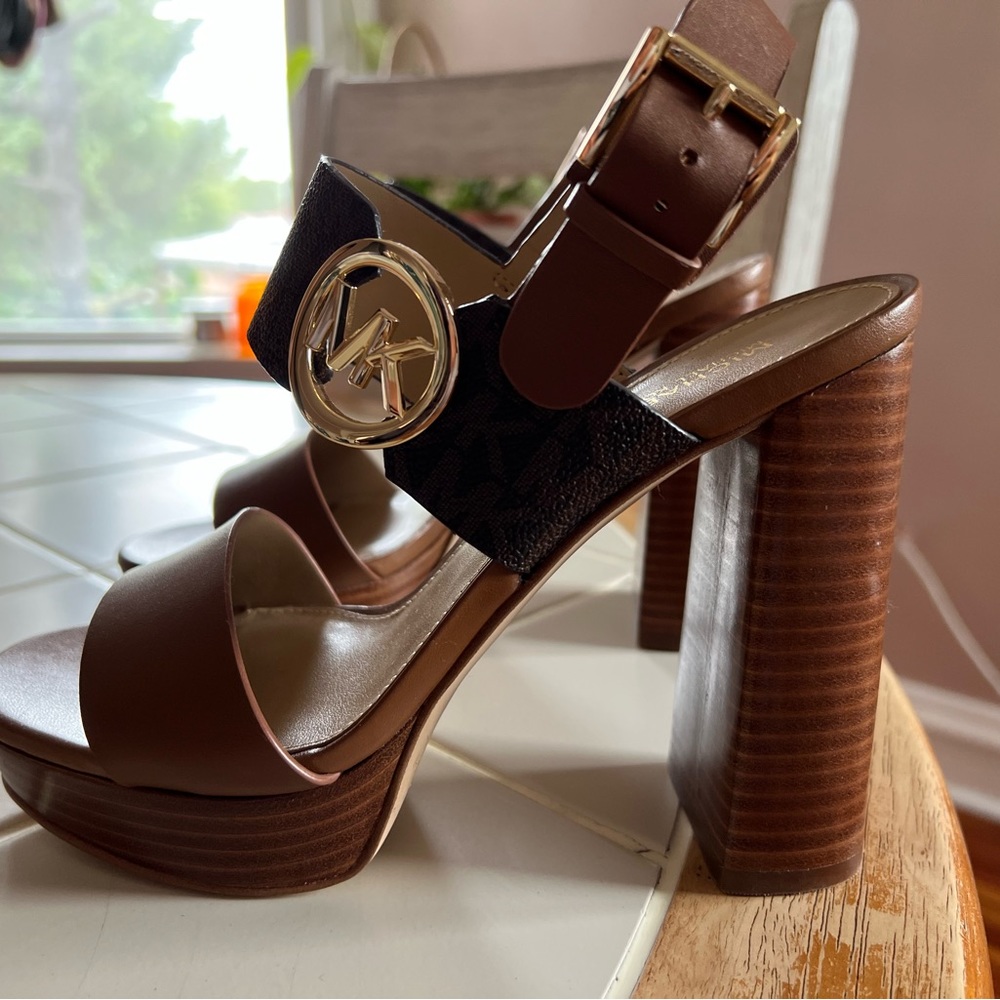 Michael Kors size 6 NEW